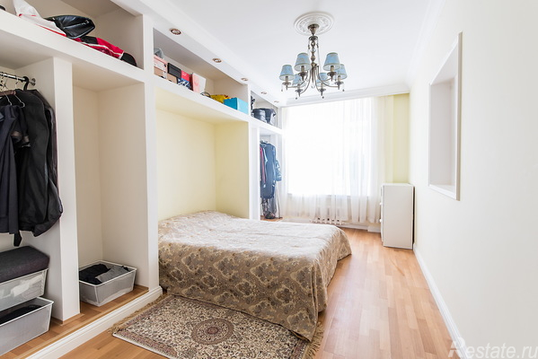 Продажа 4-комн квартиры на вторичном рынке Олсуфьевский пер,  д. 2/4