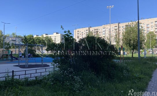 Продажа 2-комн квартиры на вторичном рынке улица Тамбасова,  д. 30 к2