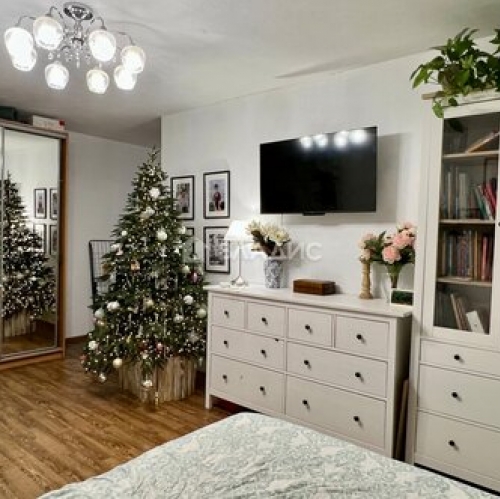 2-комн квартира улица Юных Пионеров,  д. 15