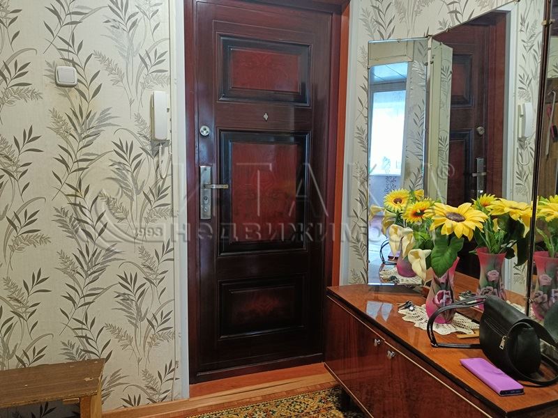 Продажа 1-комн квартиры на вторичном рынке Приозерск, Калинина,  д. 49