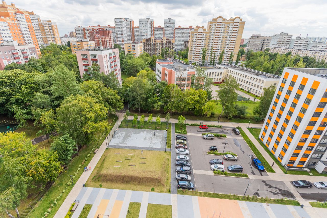 Продажа 2-комн квартиры на вторичном рынке Ельнинская улица, 14К2