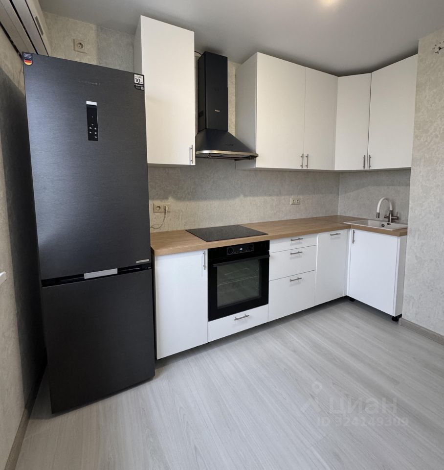 Продажа 2-комн квартиры на вторичном рынке Витебская улица, 3К1