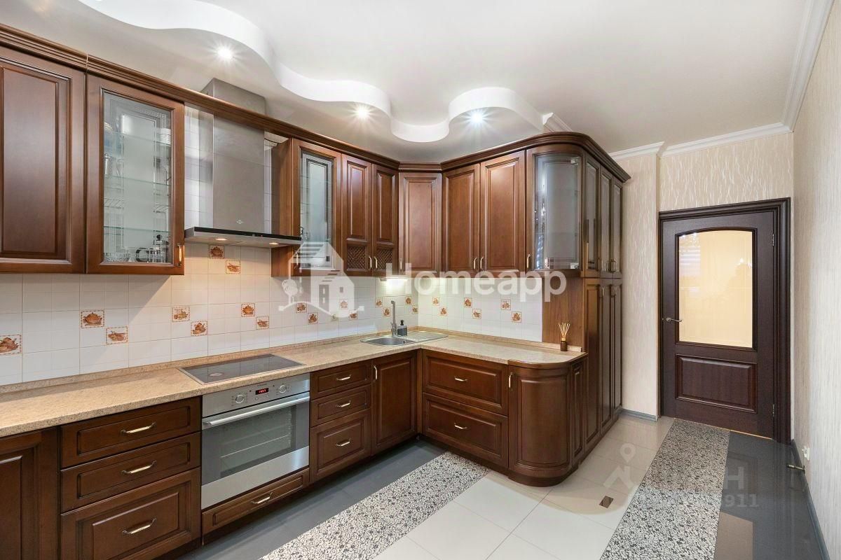 Продажа 4-комн квартиры на вторичном рынке улица Покрышкина, 8