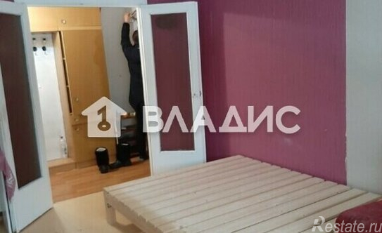 Продажа 2-комн квартиры на вторичном рынке Наро-Фоминский городской округ, Комсомольская улица,  д. 17