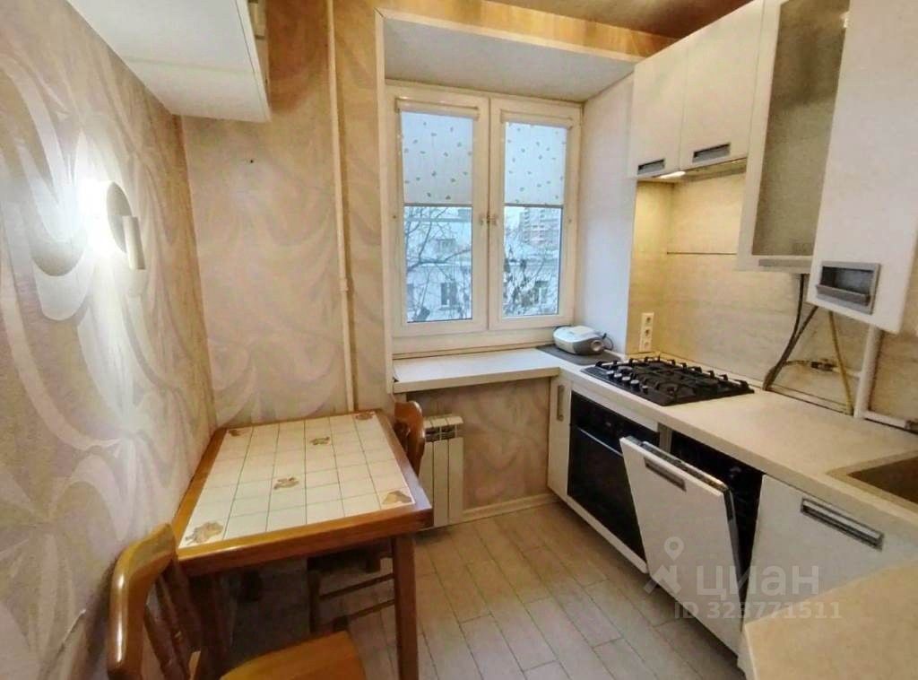 Аренда 2-комн квартиры на вторичном рынке Химки, Пролетарская улица, 25