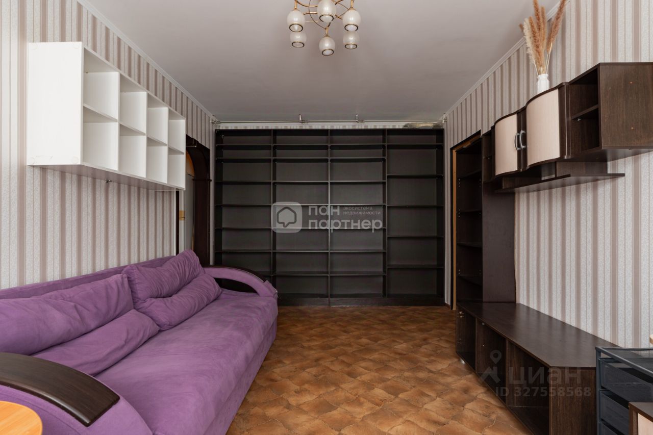 Продажа 3-комн квартиры на вторичном рынке улица Тамбасова, 4к2Б