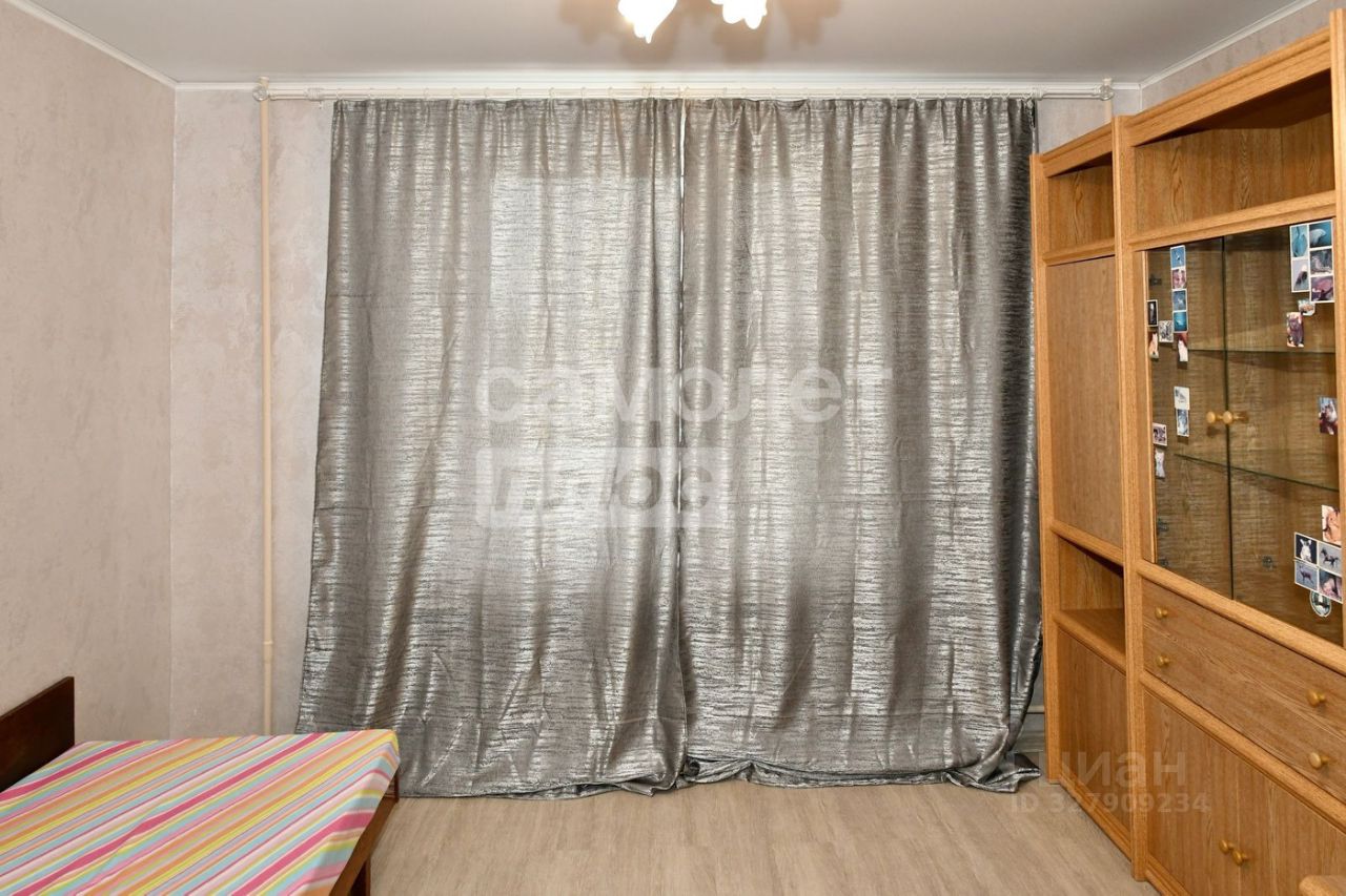 Продажа 2-комн квартиры на вторичном рынке Сколковское ш,  д. 2