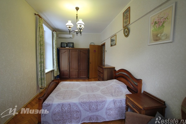 Продажа 2-комн квартиры на вторичном рынке Серпов пер,  д. 3к5