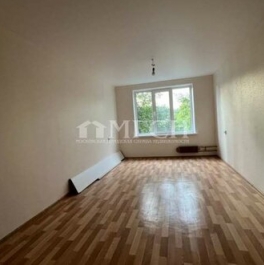 Продажа 3-комн квартиры на вторичном рынке улица Дзержинского,  д. 1