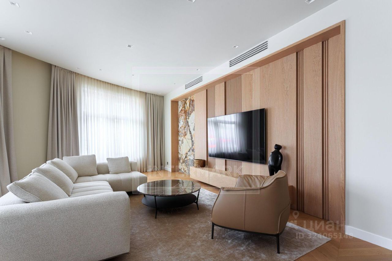 Продажа 4-комн квартиры на вторичном рынке Погодинская улица, 2