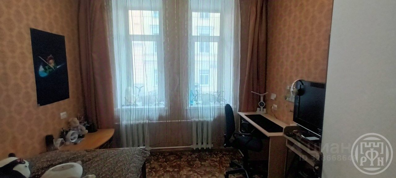 Продажа 4-комн квартиры на вторичном рынке Кронштадт, улица Сургина, 8к1