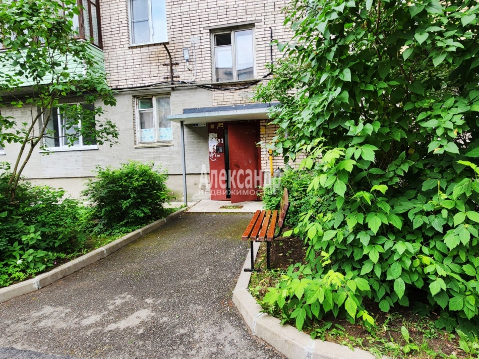 Продажа 2-комн квартиры на вторичном рынке Приозерск г., Красноармейская ул. ,  д. 19