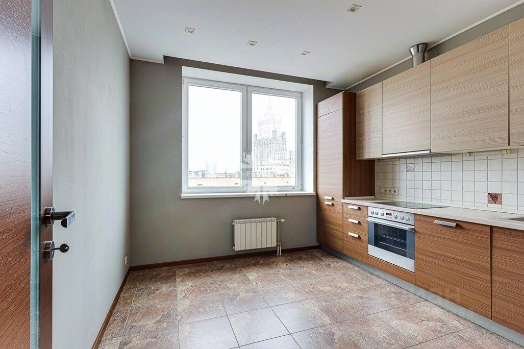 Аренда 4-комн квартиры на вторичном рынке Ружейный переулок, 3