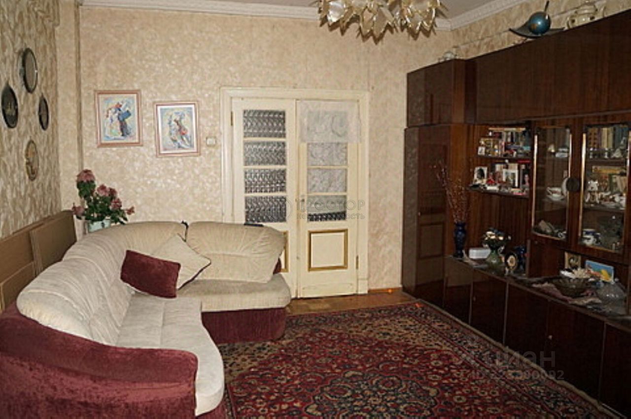 Продажа 3-комн квартиры на вторичном рынке Полоцкая улица, 4