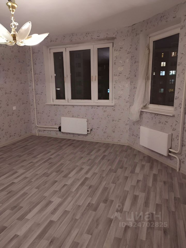 Продажа 2-комн квартиры на вторичном рынке улица Маршала Савицкого, 26к1