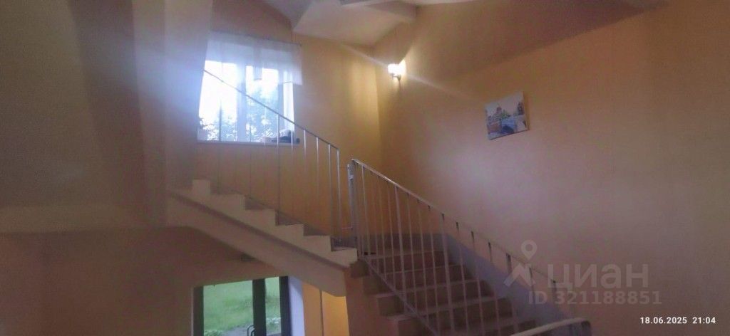 Продажа 3-комн квартиры на вторичном рынке пос. Стрельна, Санкт-Петербургское шоссе, 13