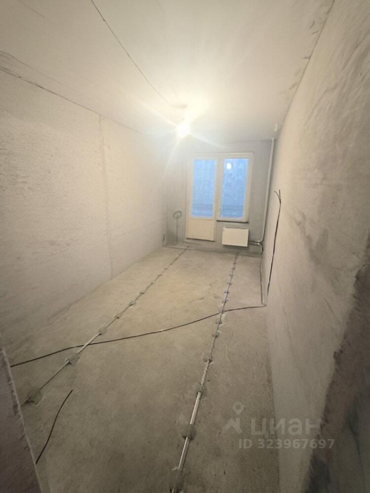 Продажа 3-комн квартиры на вторичном рынке Днепропетровская улица, 27к1