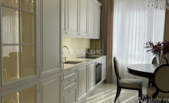 Продажа 3-комн квартиры на вторичном рынке улица Шеногина