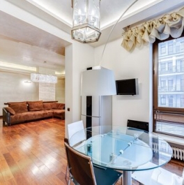 Продажа 3-комн квартиры на вторичном рынке Зачатьевский 1-й пер,  д. 5