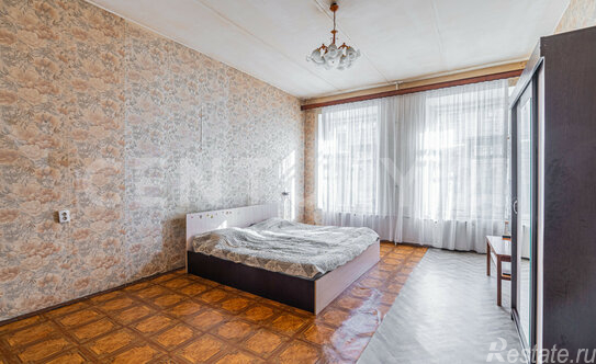 Продажа 3-комн квартиры на вторичном рынке ул Декабристов,  д. 33