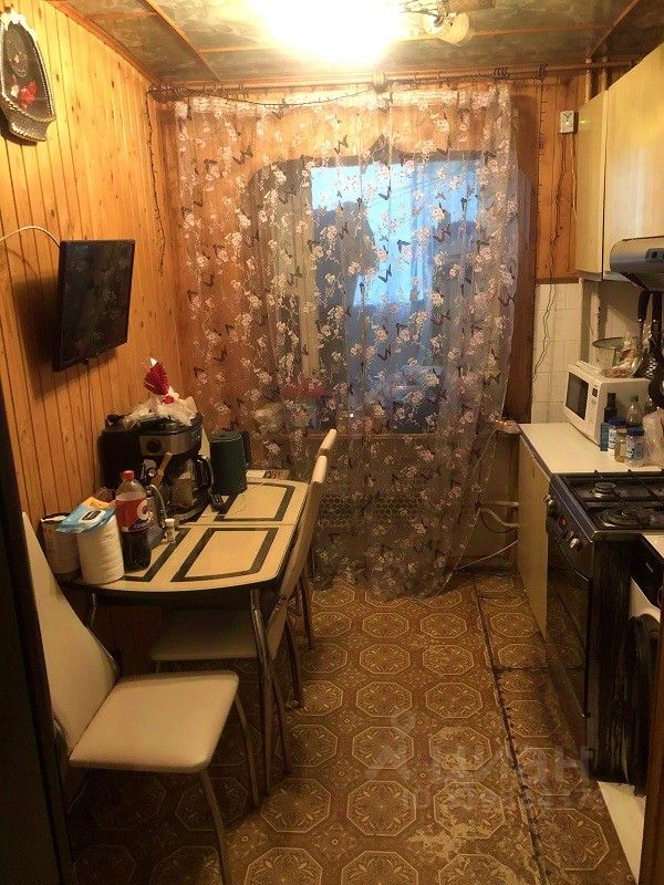 Продажа 2-комн квартиры на вторичном рынке Чехов, Весенняя улица, 13