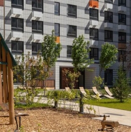 Продажа 1-комн квартиры на вторичном рынке улица Александры Монаховой,  д. 87 к2