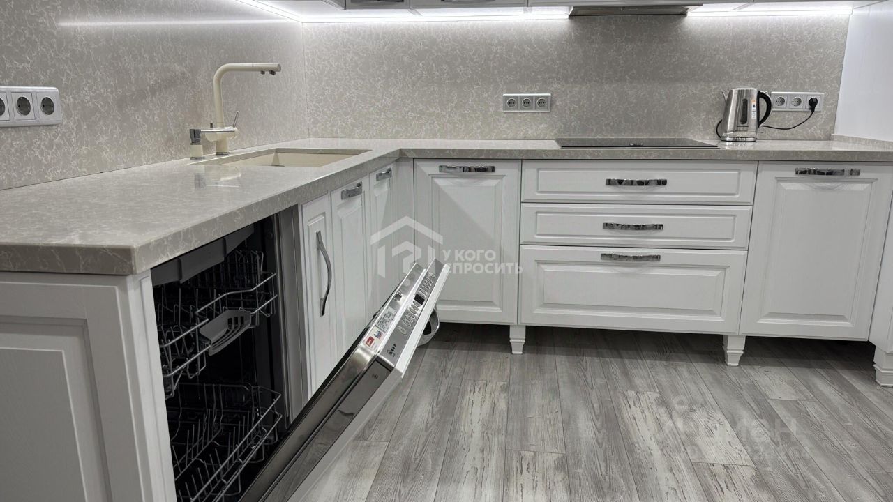 Продажа 2-комн квартиры на вторичном рынке Петергоф, улица Парковая, 14к4