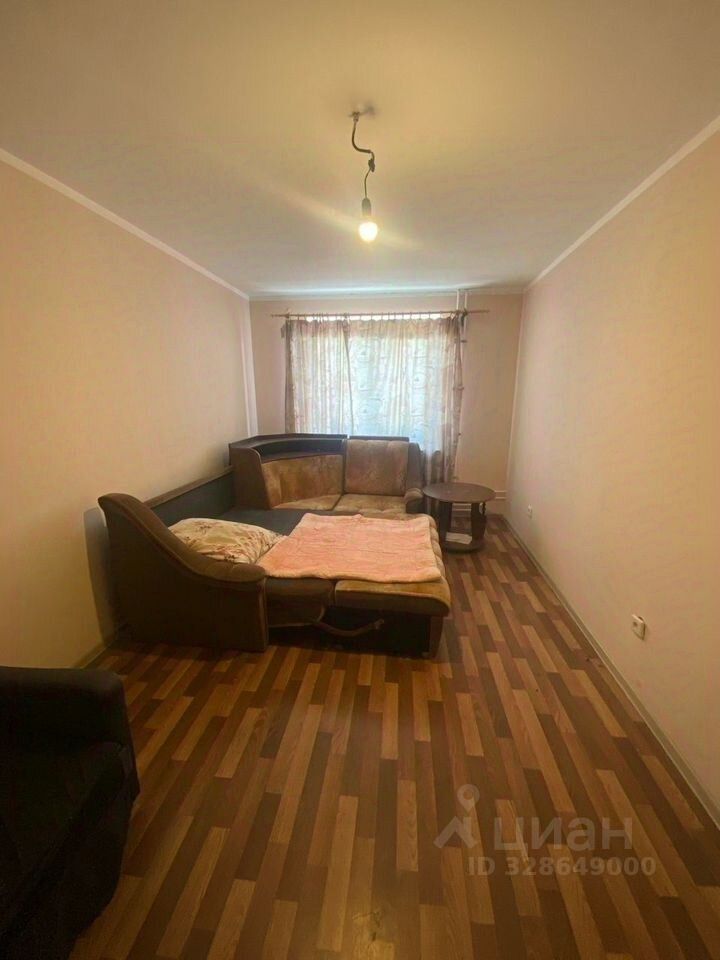 Продажа 3-комн квартиры на вторичном рынке Волхов, улица Федюнинского, 10