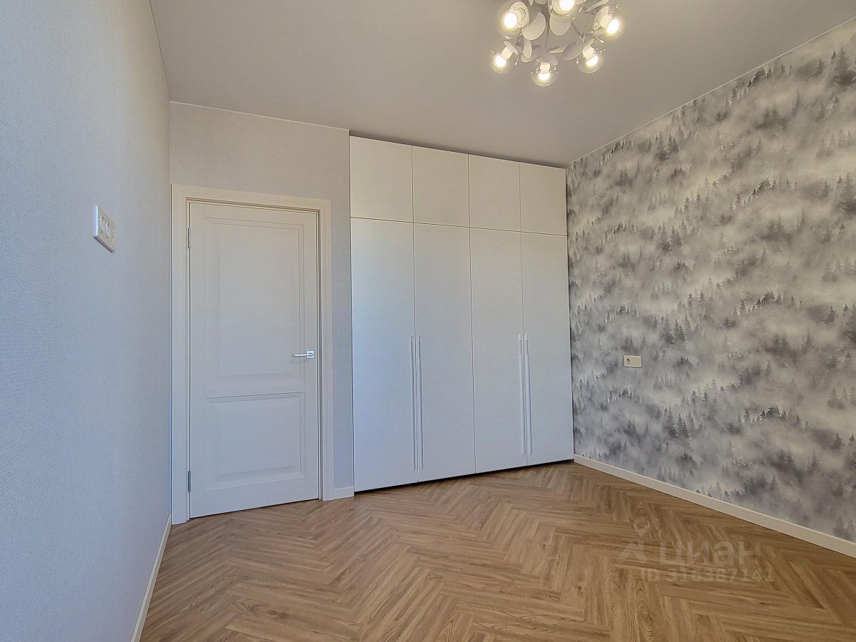 Продажа 2-комн квартиры на вторичном рынке проспект Крузенштерна, 2