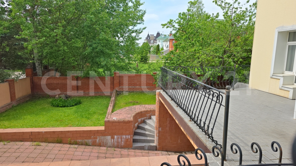 Продажа дома Московская область, Красногорск,  микрорайон Опалиха, Сиреневая улица, 10,