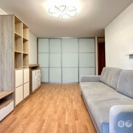 Аренда 2-комн квартиры на вторичном рынке Стрелецкая улица,  д. 5