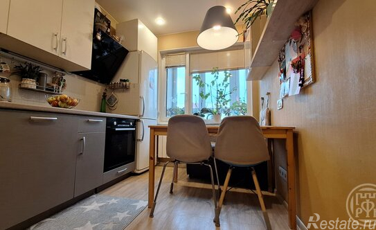 Продажа 2-комн квартиры на вторичном рынке ул Черкасова,  д. 2,  к. 2