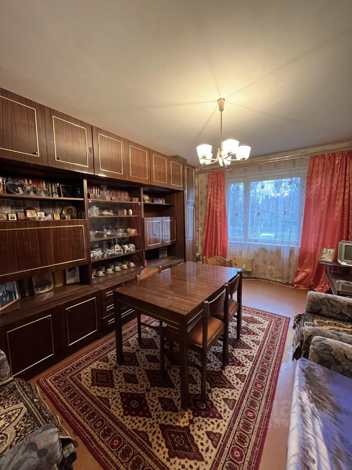 Продажа 3-комн квартиры на вторичном рынке Апрелевка, улица Комсомольская, 5