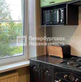 Продажа 3-комн квартиры на вторичном рынке улица Здоровцева,  д. 33 к1