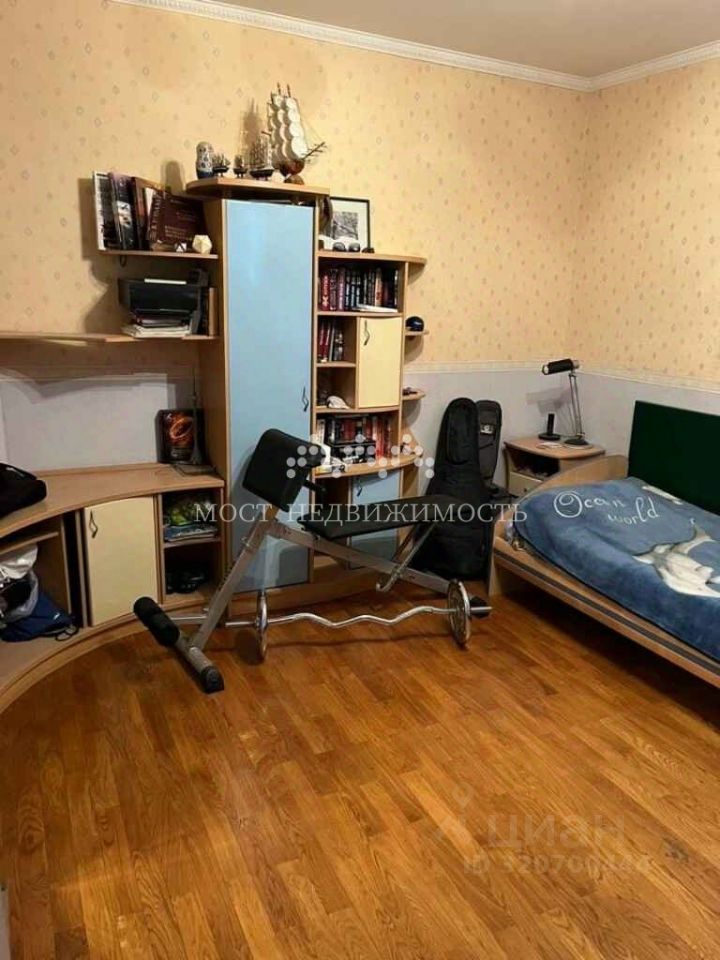 Продажа 4-комн квартиры на вторичном рынке Химки, улица Бабакина, 9