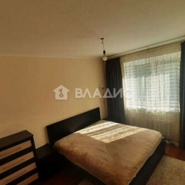 Продажа 1-комн квартиры на вторичном рынке Детская, Школьная улица,  д. 25