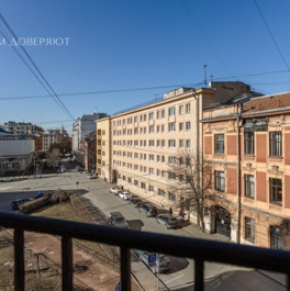 Продажа 3-комн квартиры на вторичном рынке Мичуринская улица,  д. 21