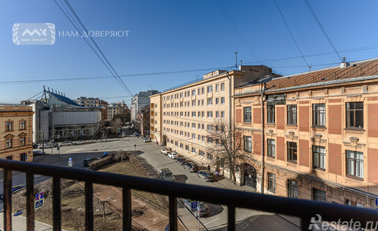 Продажа 3-комн квартиры на вторичном рынке Мичуринская улица,  д. 21