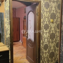 Продажа 2-комн квартиры на вторичном рынке ул Изумрудная,  д. 20