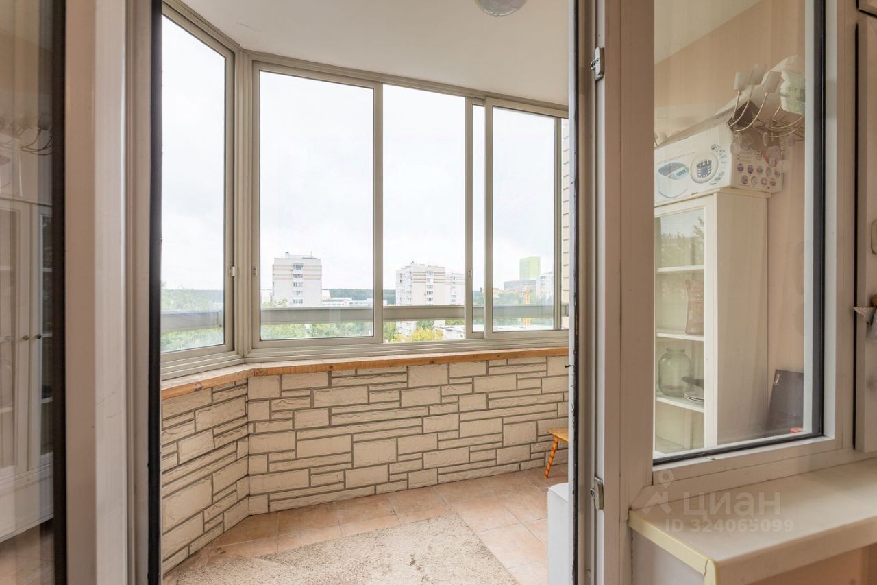 Продажа 2-комн квартиры на вторичном рынке улица Главмосстроя, 20