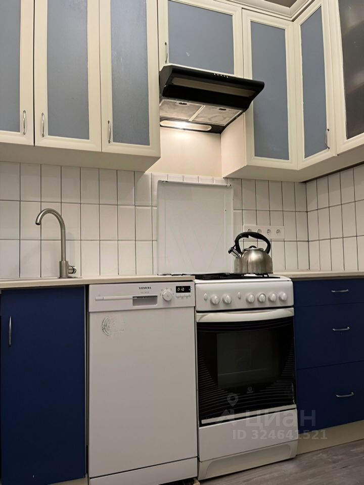 Продажа 2-комн квартиры на вторичном рынке Колпино, улица Правды, 11