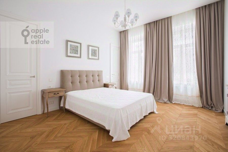Продажа 3-комн квартиры на вторичном рынке Никольская улица, 10/2С2б
