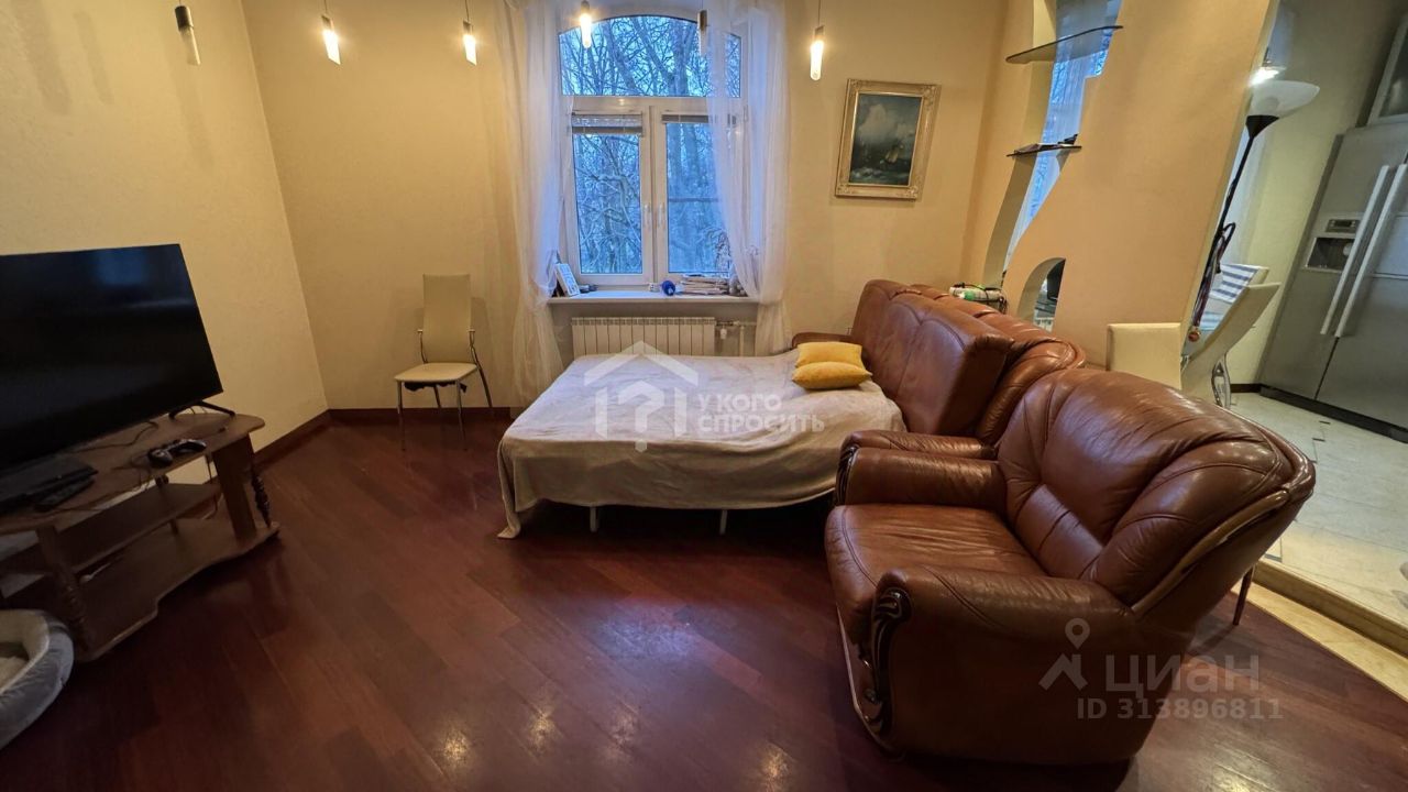 Продажа 3-комн квартиры на вторичном рынке Петергоф, Санкт-Петербургский проспект, 33