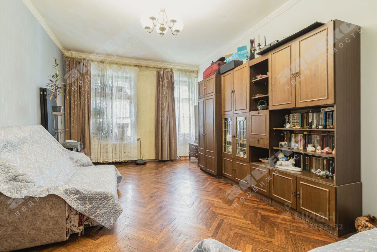 Продажа 3-комн квартиры на вторичном рынке Верейская улица, 28