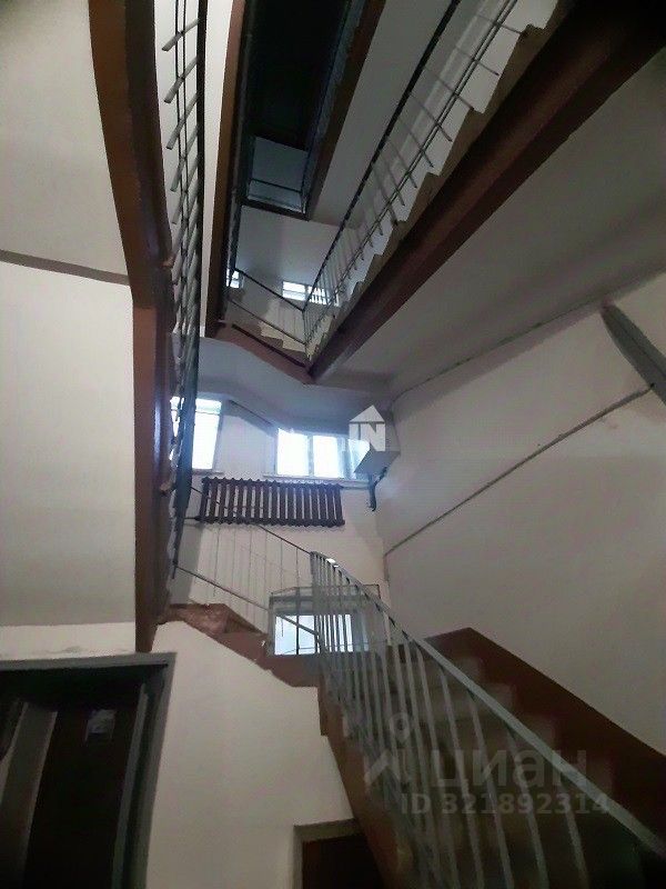 Продажа 2-комн квартиры на вторичном рынке набережная Канала Грибоедова, 93