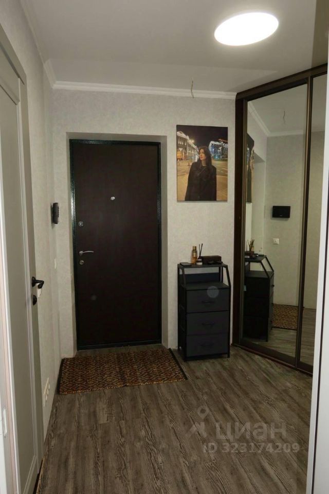 Продажа 2-комн квартиры на вторичном рынке Нахабино пгт, улица Чкалова, 7