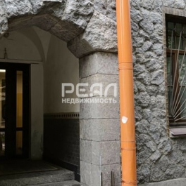 Продажа 3-комн квартиры на вторичном рынке Каменноостровский пр-кт,  д. 67