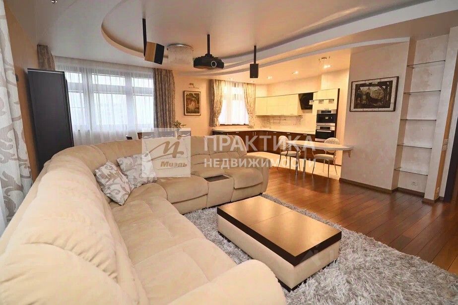 Продажа 4-комн квартиры на вторичном рынке улица Маршала Катукова, 24к6