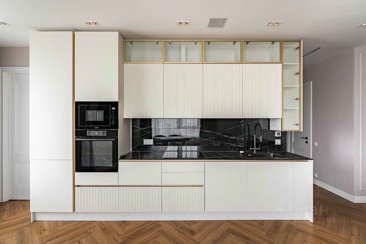 Продажа 4-комн квартиры на вторичном рынке улица Лобачевского, 120к1