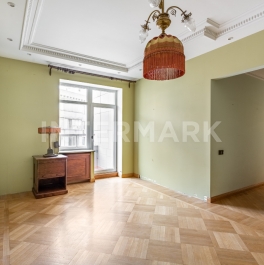 Продажа 4-комн квартиры на вторичном рынке Оболенский пер., 9 корп. 8